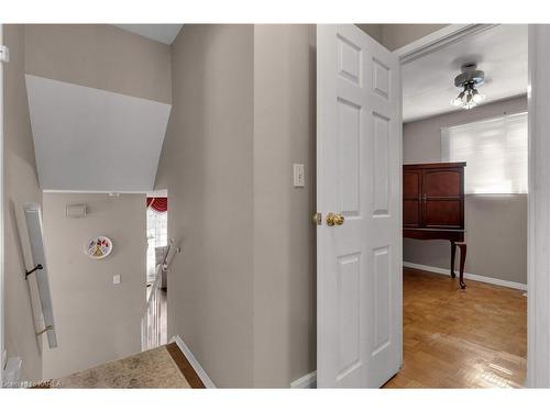 187 Sutherland Drive, Kingston, ON - Indoor Photo Showing Other Room