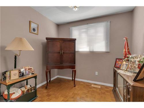 187 Sutherland Drive, Kingston, ON - Indoor Photo Showing Other Room