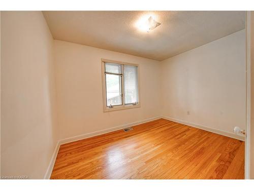 311 Portsmouth Avenue, Kingston, ON - Indoor Photo Showing Other Room