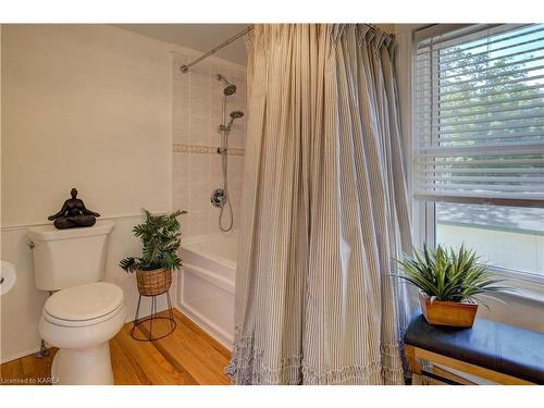 261 Arthur Street, Gananoque, ON - Indoor Photo Showing Bathroom