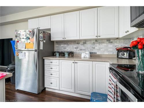 66 Amy Lynn Drive, Amherstview, ON - Indoor Photo Showing Kitchen