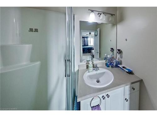 66 Amy Lynn Drive, Amherstview, ON - Indoor Photo Showing Bathroom