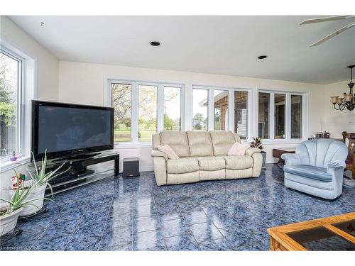 2118 County Road 9, Greater Napanee, ON - Indoor Photo Showing Living Room