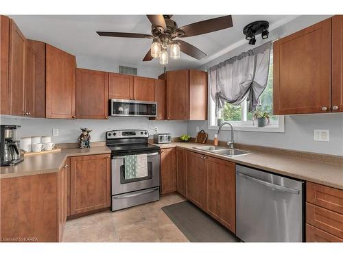 5844 Wilmer Road, Perth Road Village, ON - Indoor Photo Showing Kitchen With Double Sink