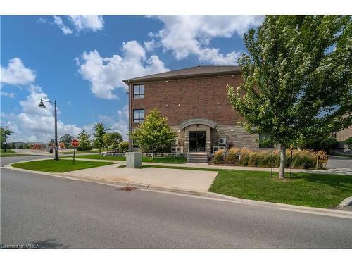 310-740 Augusta Drive, Kingston, ON - Outdoor