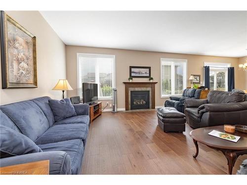 2630 Delmar Street, Kingston, ON - Indoor Photo Showing Living Room With Fireplace