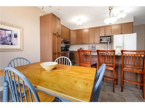 2630 Delmar Street, Kingston, ON - Indoor Photo Showing Dining Room