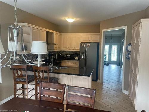 485 English Rose Lane, Oakville, ON - Indoor Photo Showing Kitchen