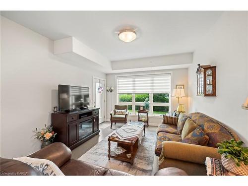 112-740 Augusta Drive, Kingston, ON - Indoor Photo Showing Living Room