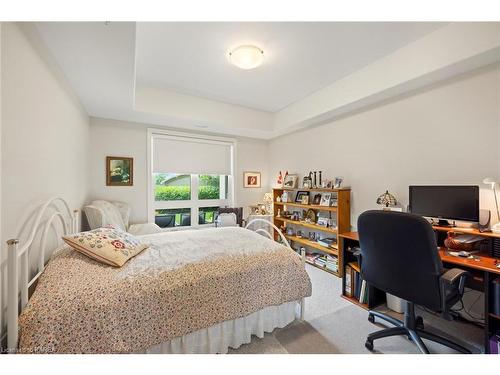 112-740 Augusta Drive, Kingston, ON - Indoor Photo Showing Bedroom