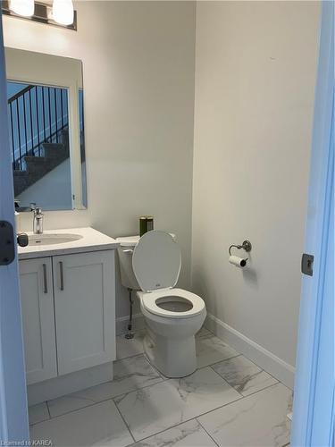 219 Superior Drive, Amherstview, ON - Indoor Photo Showing Bathroom