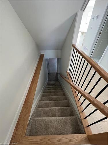 219 Superior Drive, Amherstview, ON - Indoor Photo Showing Other Room