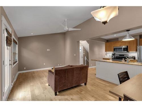 150 Patrick Street, Kingston, ON - Indoor Photo Showing Kitchen