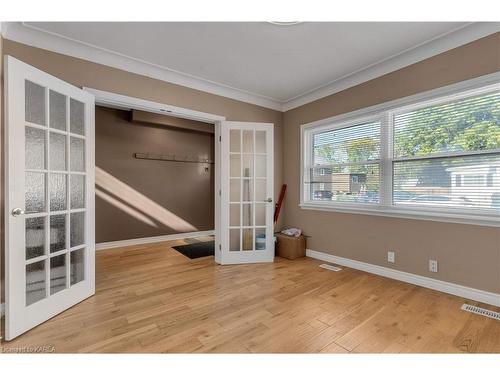 150 Patrick Street, Kingston, ON - Indoor Photo Showing Other Room