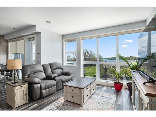 206-130 Water Street Street, Gananoque, ON - Indoor Photo Showing Living Room