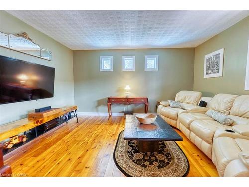 1221 Cp Lane, Arden, ON - Indoor Photo Showing Other Room