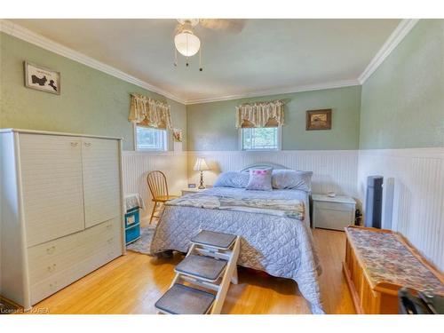 1221 Cp Lane, Arden, ON - Indoor Photo Showing Bedroom