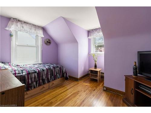 193 Pine Street, Kingston, ON - Indoor Photo Showing Bedroom