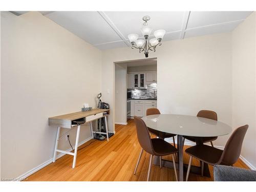 866 Muirfield Crescent, Kingston, ON - Indoor Photo Showing Dining Room