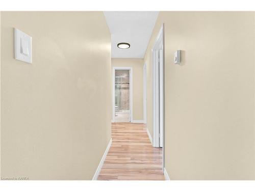 409 Regent Street, Kingston, ON - Indoor Photo Showing Other Room