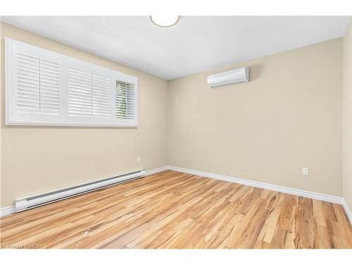 409 Regent Street, Kingston, ON - Indoor Photo Showing Other Room