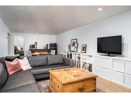 169 Belmont Avenue, Kingston, ON - Indoor Photo Showing Living Room