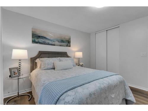 952 Old Colony Road, Kingston, ON - Indoor Photo Showing Bedroom