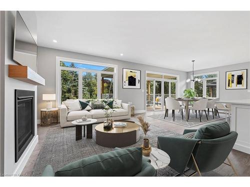 628 Graceland Avenue, Kingston, ON - Indoor Photo Showing Living Room With Fireplace