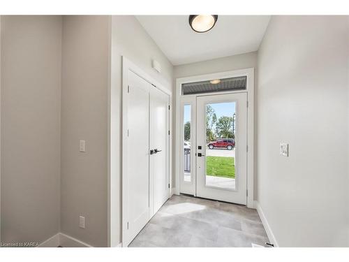 136 Mcdonough Crescent, Amherstview, ON - Indoor Photo Showing Other Room