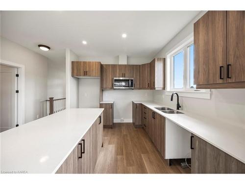 136 Mcdonough Crescent, Amherstview, ON - Indoor Photo Showing Kitchen With Double Sink