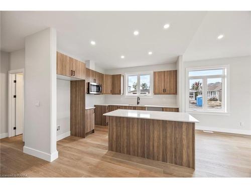 136 Mcdonough Crescent, Amherstview, ON - Indoor Photo Showing Kitchen