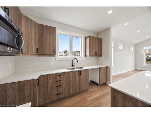 136 Mcdonough Crescent, Amherstview, ON - Indoor Photo Showing Kitchen With Double Sink