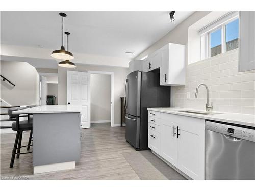 501 Savannah Court, Kingston, ON - Indoor Photo Showing Kitchen With Stainless Steel Kitchen With Upgraded Kitchen