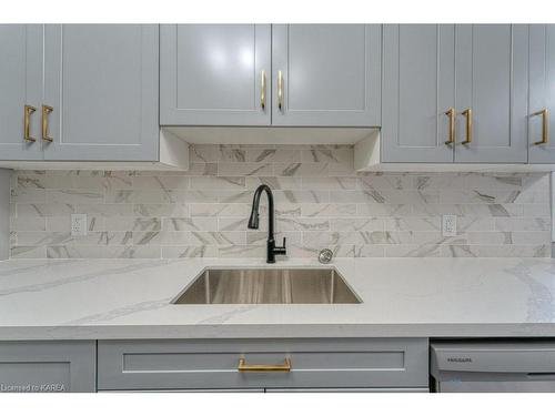 1-1344 Waverley Crescent, Kingston, ON - Indoor Photo Showing Kitchen