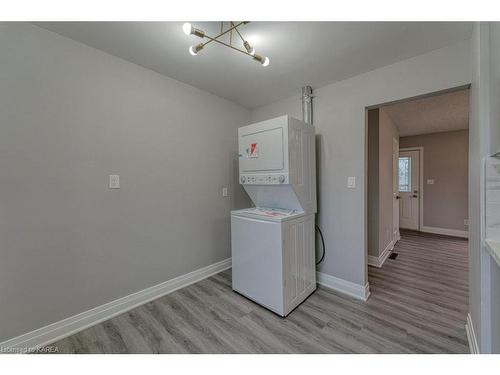 1-1344 Waverley Crescent, Kingston, ON - Indoor Photo Showing Laundry Room