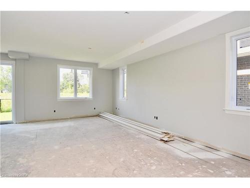 192 Cherrywood Parkway, Napanee, ON - Indoor Photo Showing Other Room