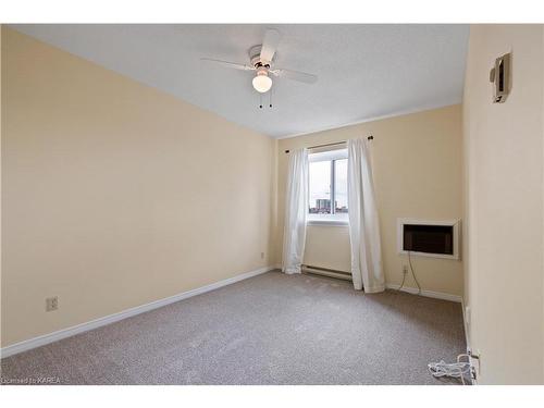 402-649 Davis Drive, Kingston, ON - Indoor Photo Showing Other Room