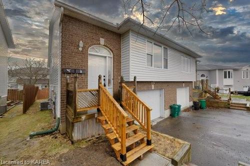 1-1344 Brackenwood Crescent, Kingston, ON - Outdoor