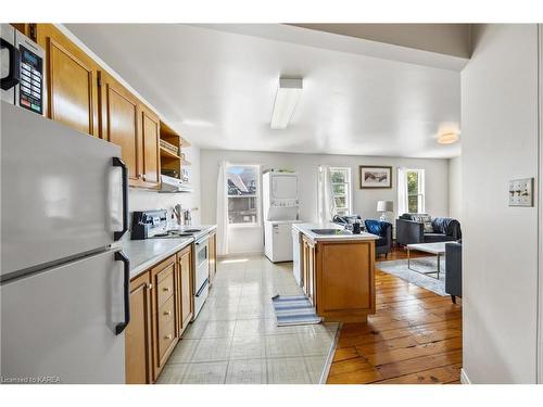 121 William Street, Kingston, ON - Indoor Photo Showing Kitchen