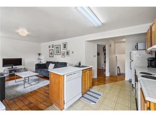 121 William Street, Kingston, ON - Indoor Photo Showing Kitchen