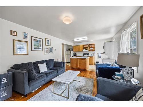 121 William Street, Kingston, ON - Indoor Photo Showing Living Room