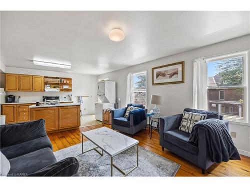 121 William Street, Kingston, ON - Indoor Photo Showing Living Room