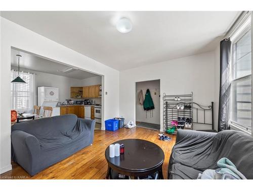 121 William Street, Kingston, ON - Indoor Photo Showing Living Room