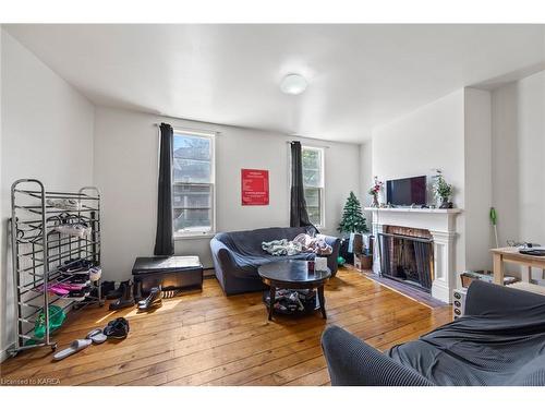 121 William Street, Kingston, ON - Indoor Photo Showing Living Room With Fireplace