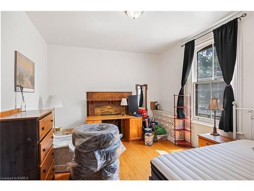 117/119 William Street, Kingston, ON - Indoor Photo Showing Bedroom