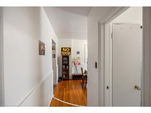 117/119 William Street, Kingston, ON - Indoor Photo Showing Bedroom