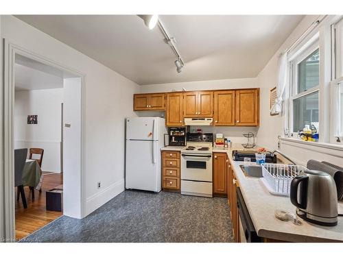 117/119 William Street, Kingston, ON - Indoor Photo Showing Kitchen