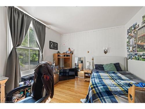 117/119 William Street, Kingston, ON - Indoor Photo Showing Bedroom