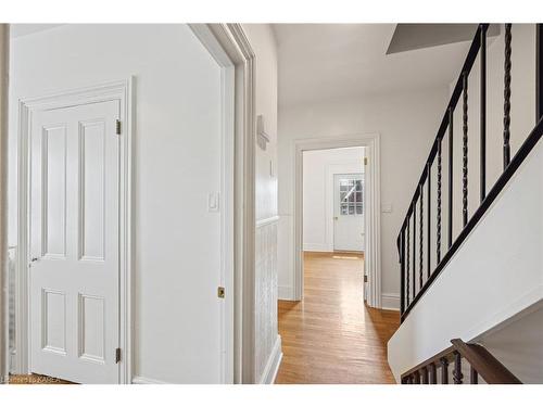 117/119 William Street, Kingston, ON - Indoor Photo Showing Kitchen