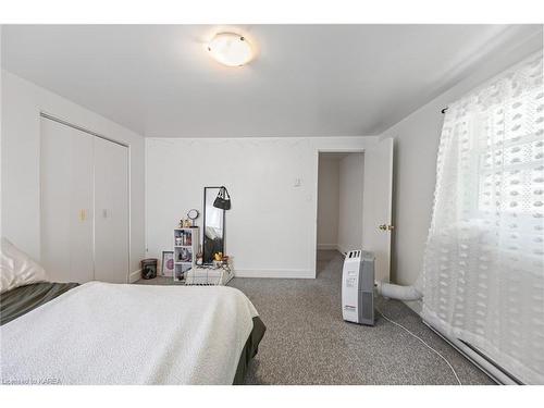 117/119 William Street, Kingston, ON - Indoor Photo Showing Bedroom